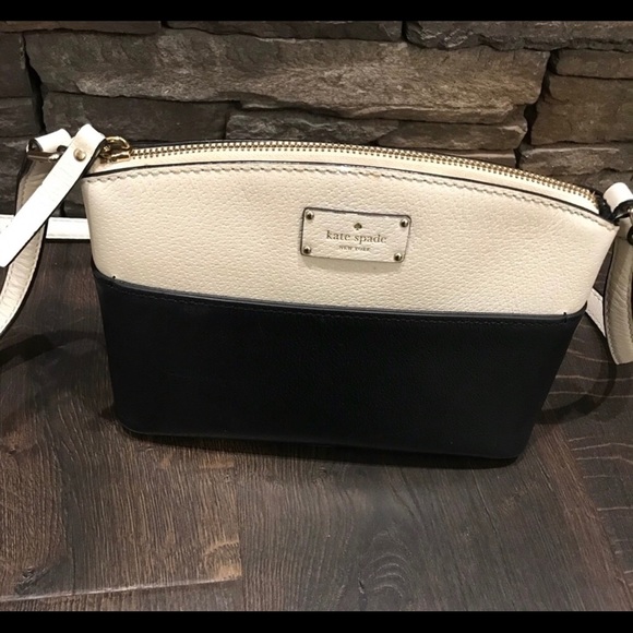 Kate Spade Purse - Picture 2 of 5